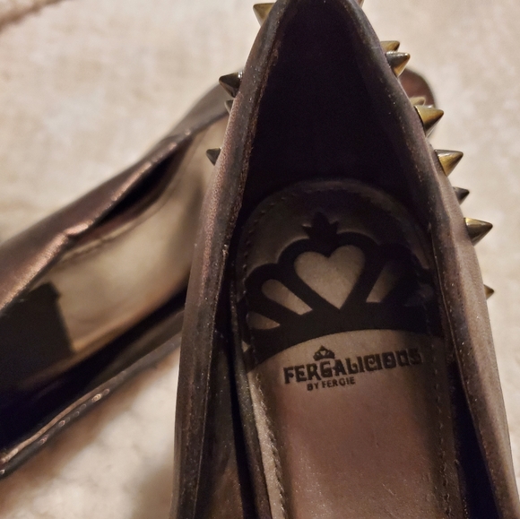 Shoes - Picture 4 of 4